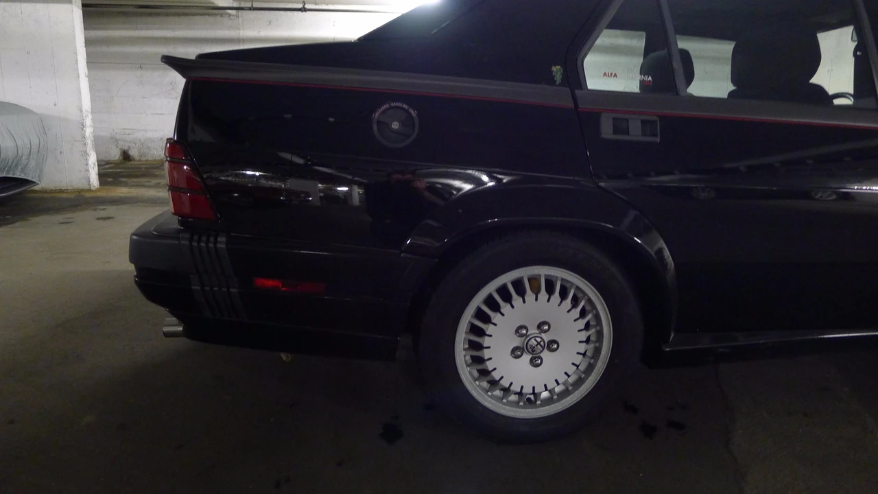 1989 Alfa Romeo 75/Milano - Image 16 of 31