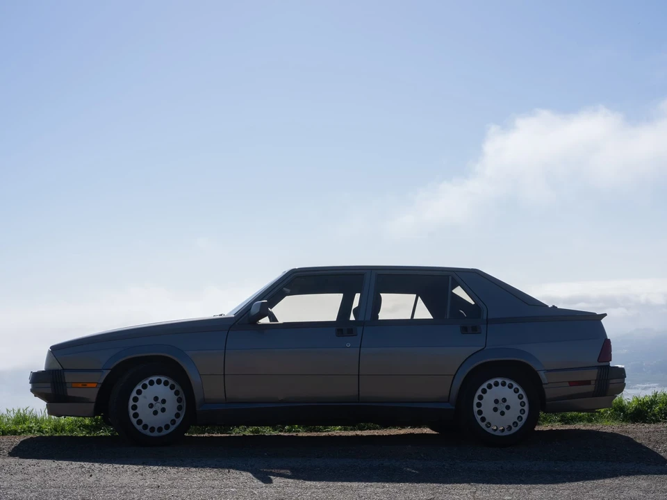 1989 Alfa Romeo 75/Milano - Image 13 of 31