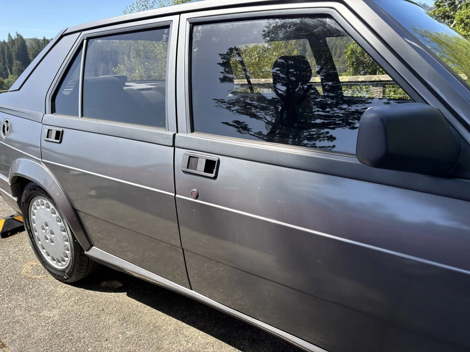 1989 Alfa Romeo 75/Milano - Image 15 of 31