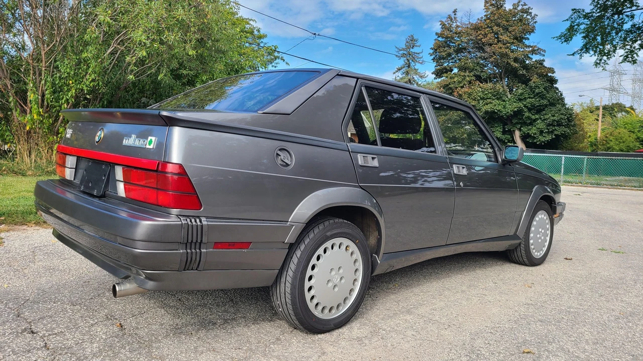 1989 Alfa Romeo 75/Milano - Image 9 of 31