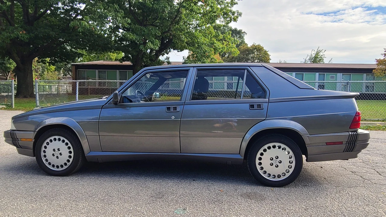 1989 Alfa Romeo 75/Milano - Image 6 of 31