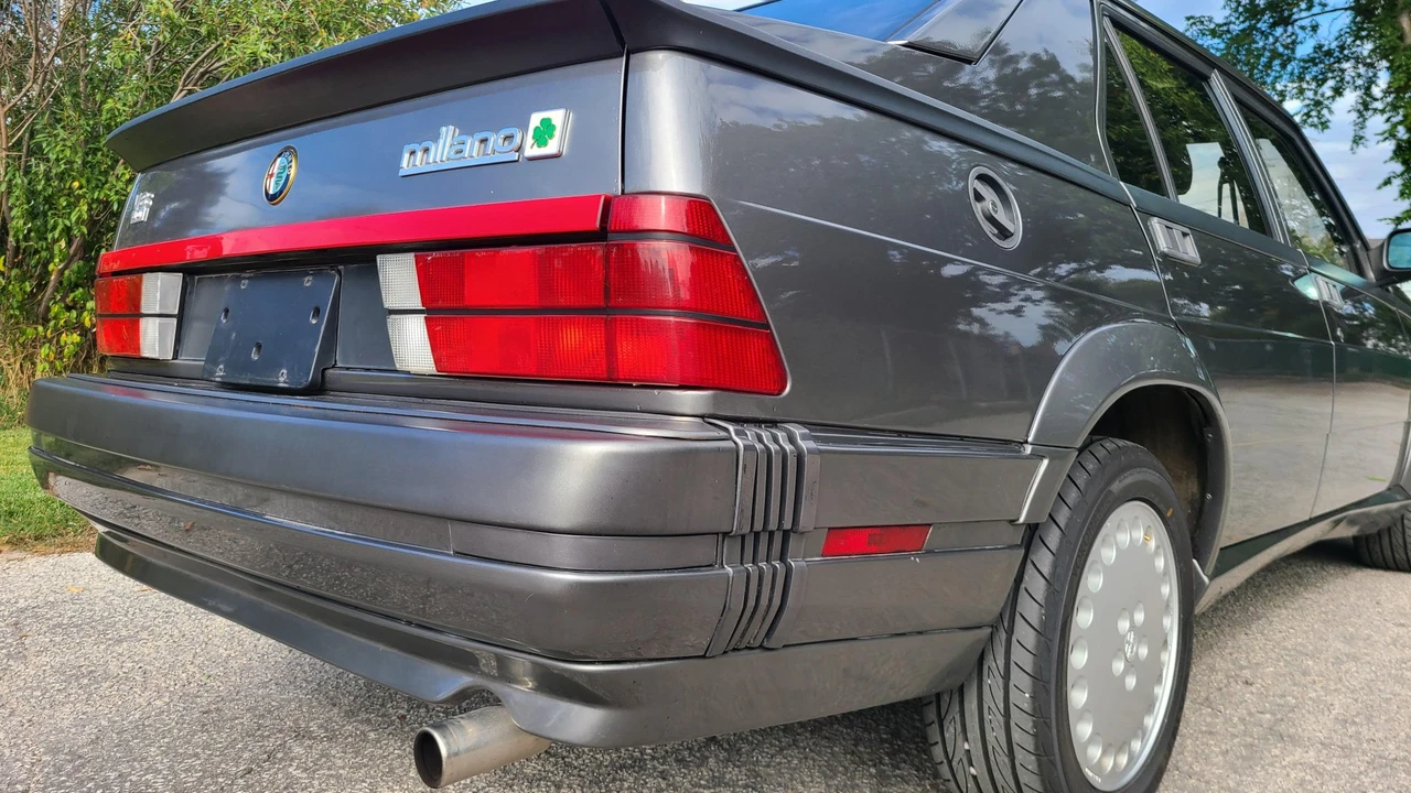 1989 Alfa Romeo 75/Milano - Image 21 of 31