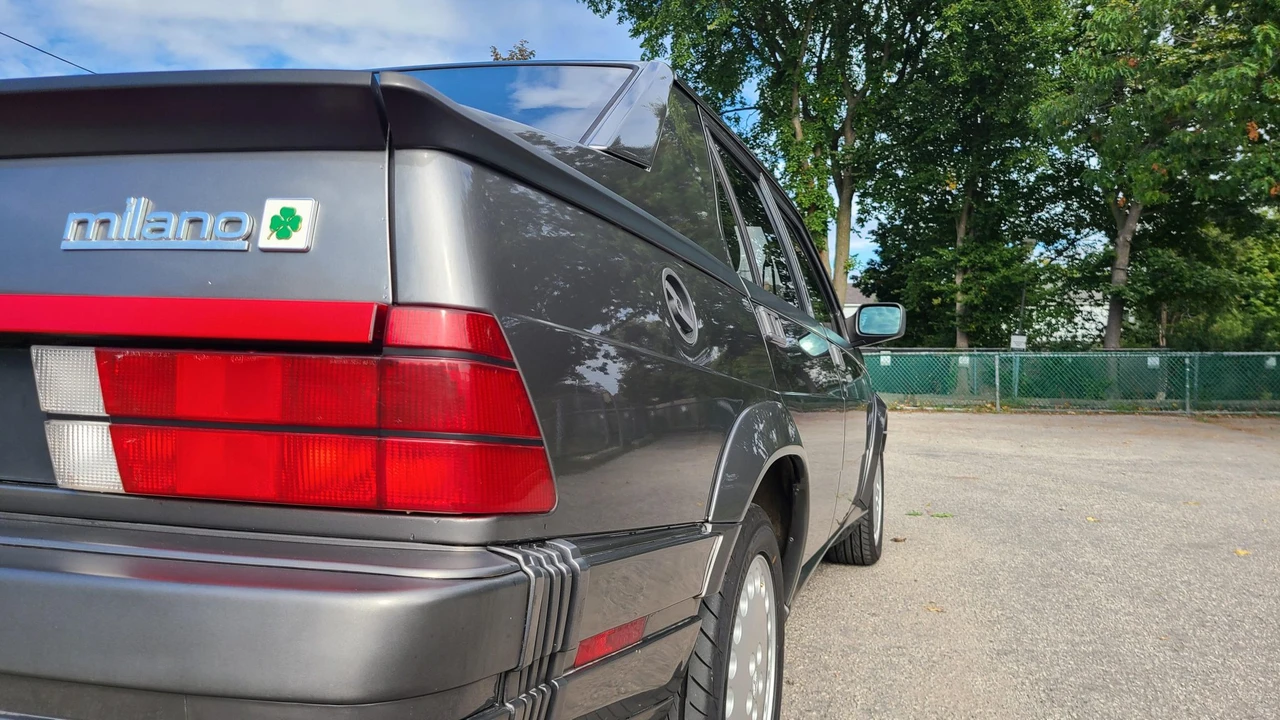 1989 Alfa Romeo 75/Milano - Image 20 of 31