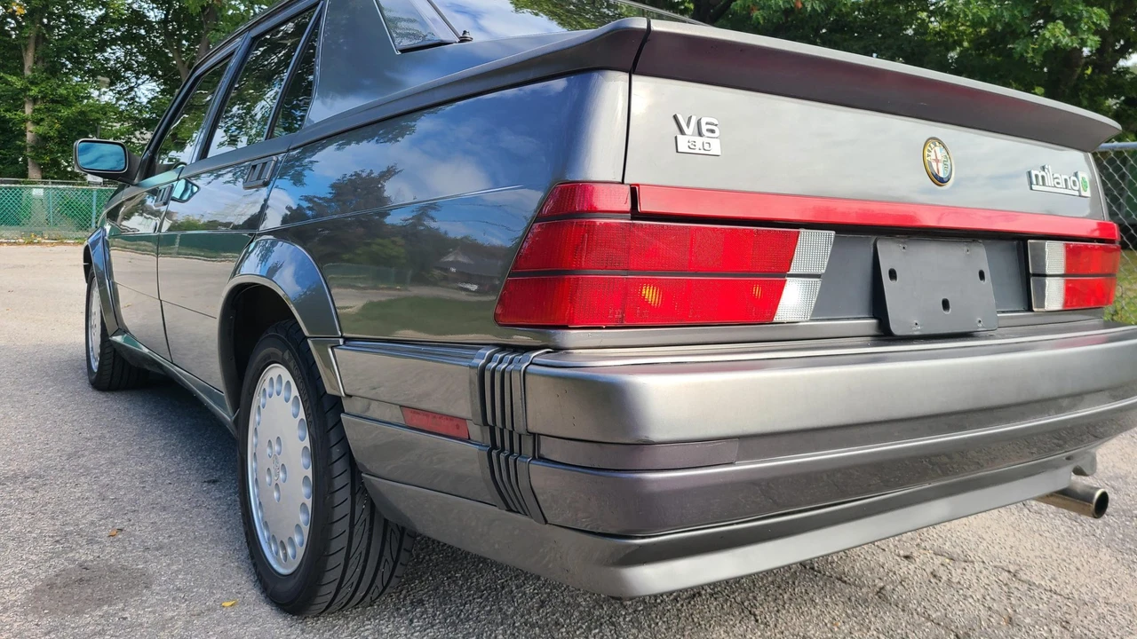 1989 Alfa Romeo 75/Milano - Image 18 of 31