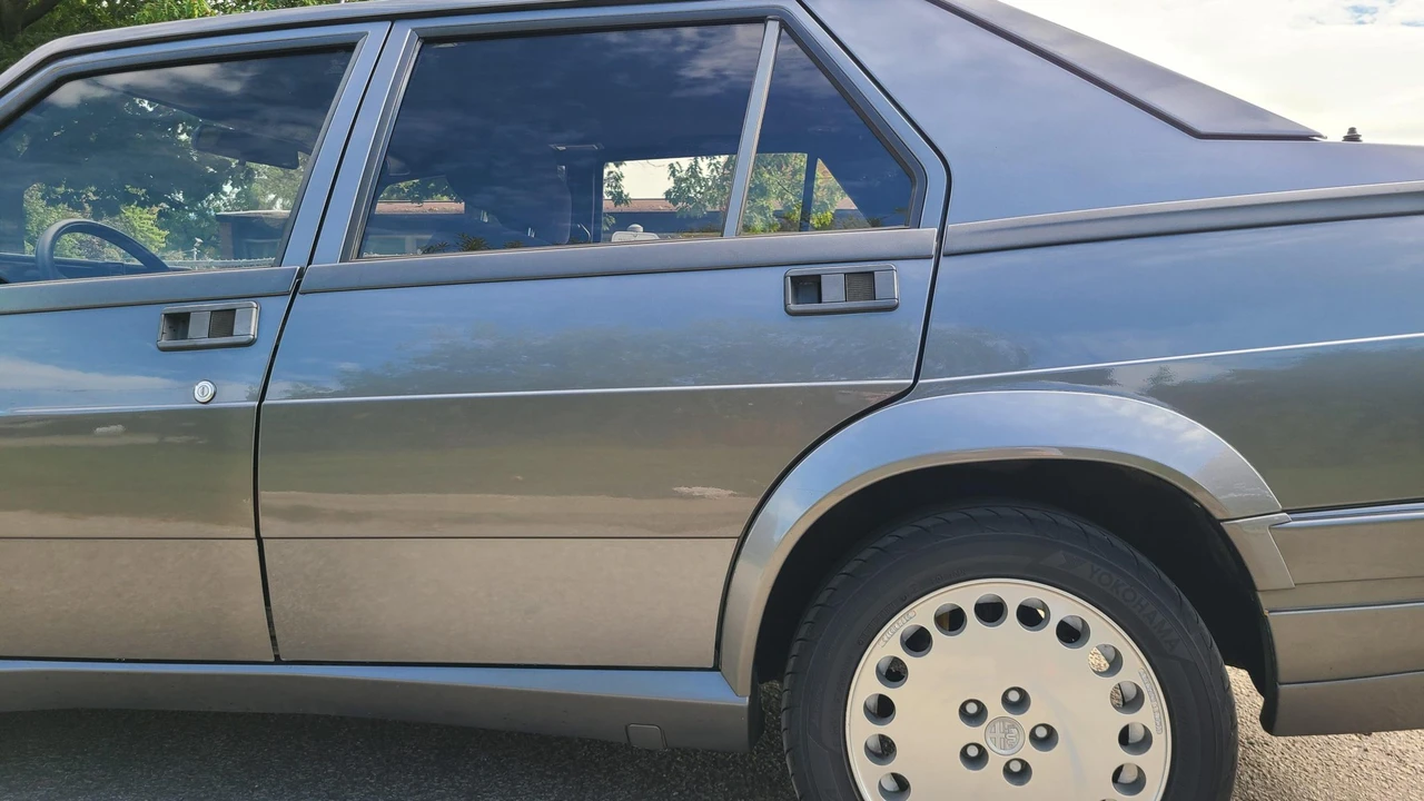 1989 Alfa Romeo 75/Milano - Image 16 of 31