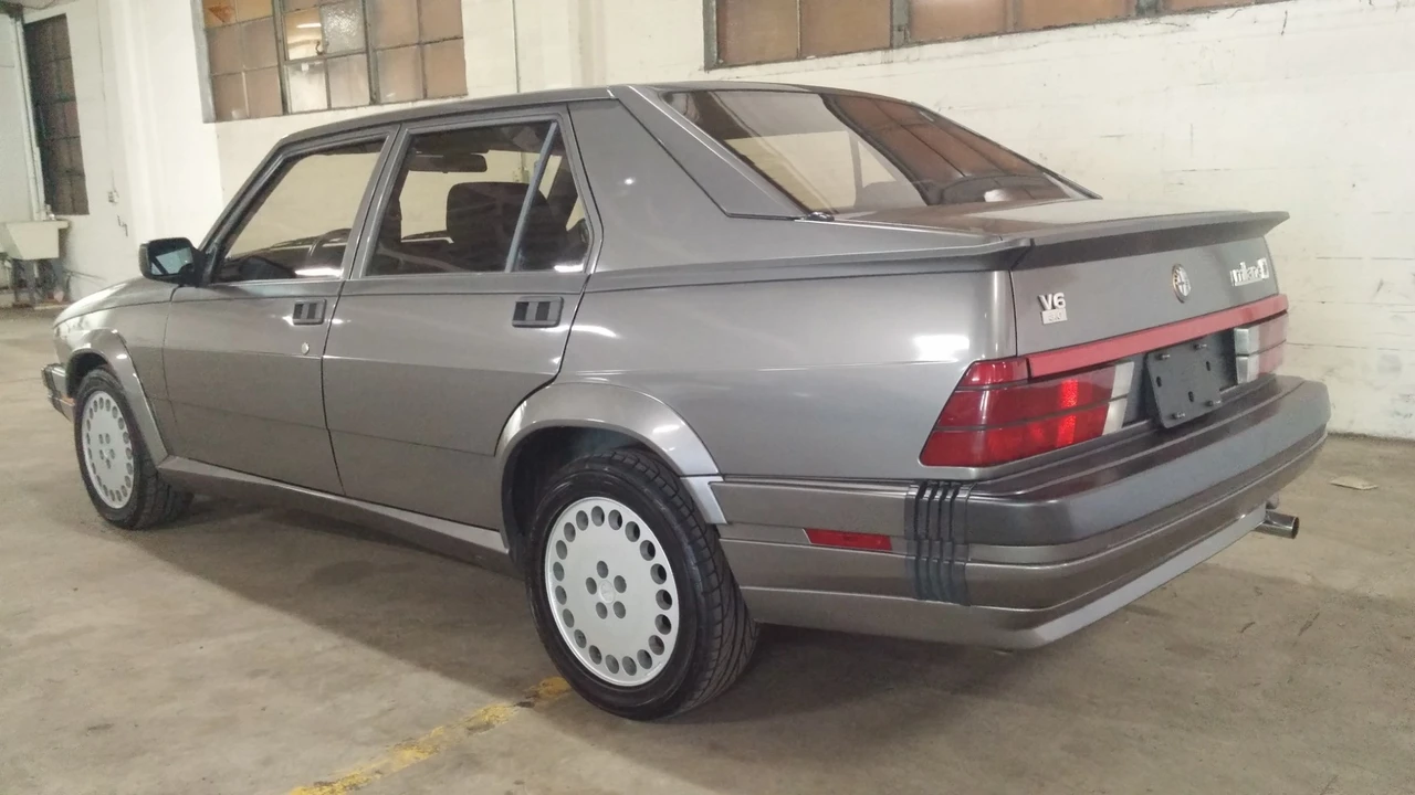 1989 Alfa Romeo 75/Milano - Image 10 of 31