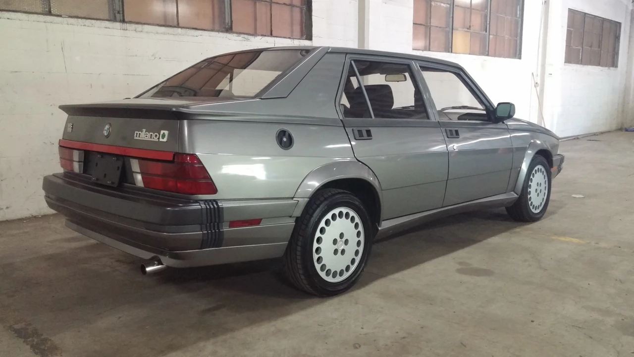 1989 Alfa Romeo 75/Milano - Image 14 of 31