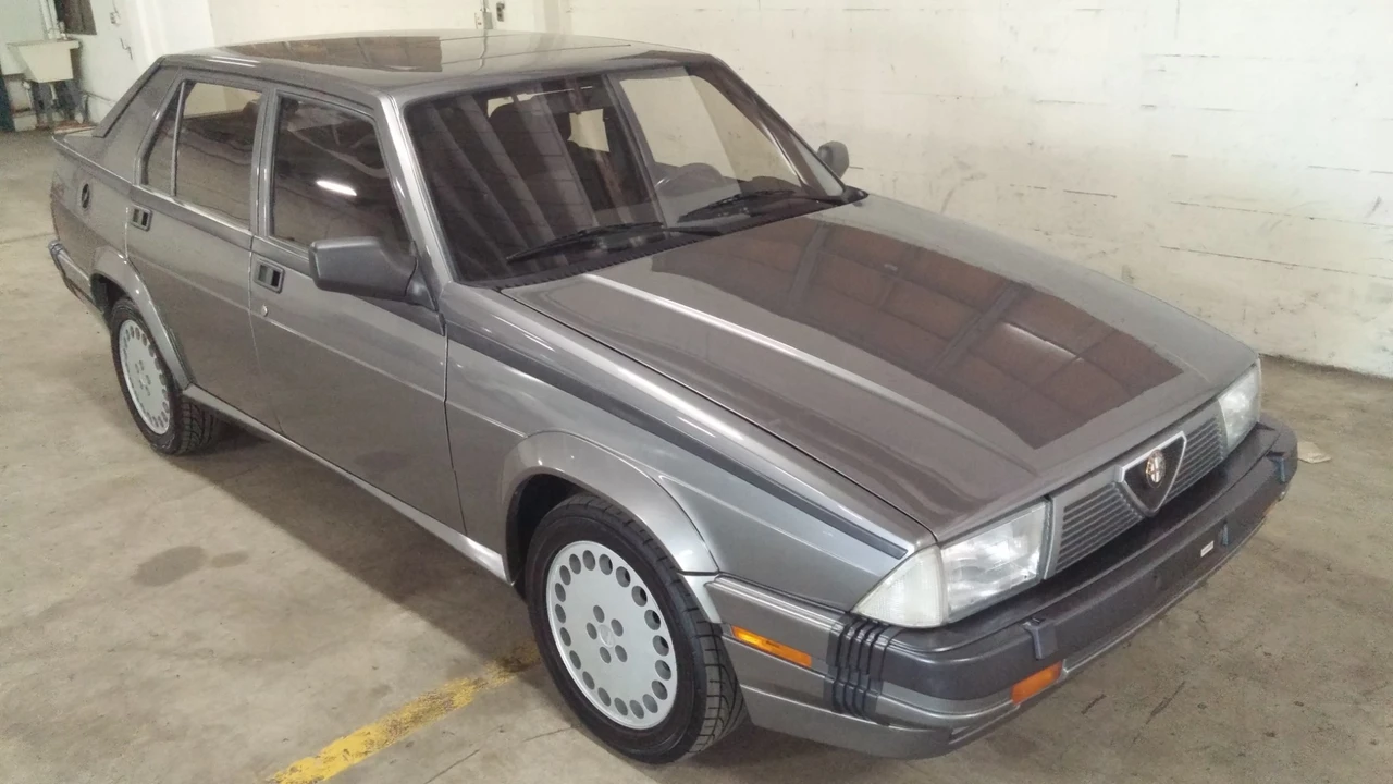 1989 Alfa Romeo 75/Milano - Image 16 of 31
