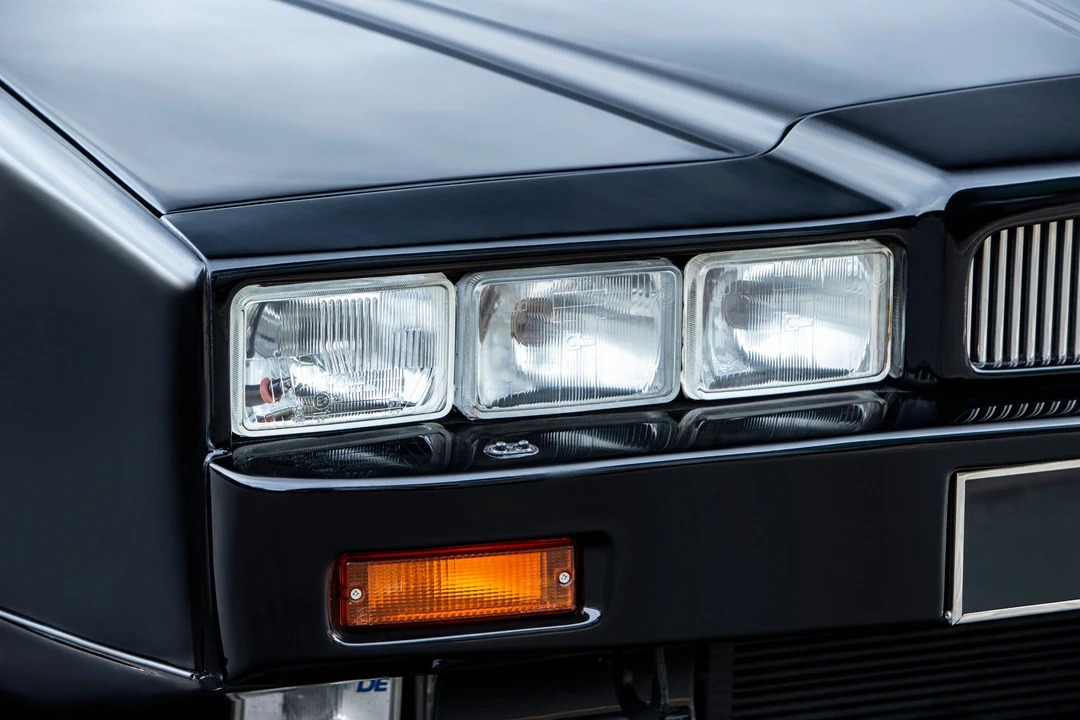 1989 Aston Martin Lagonda - Image 12 of 18