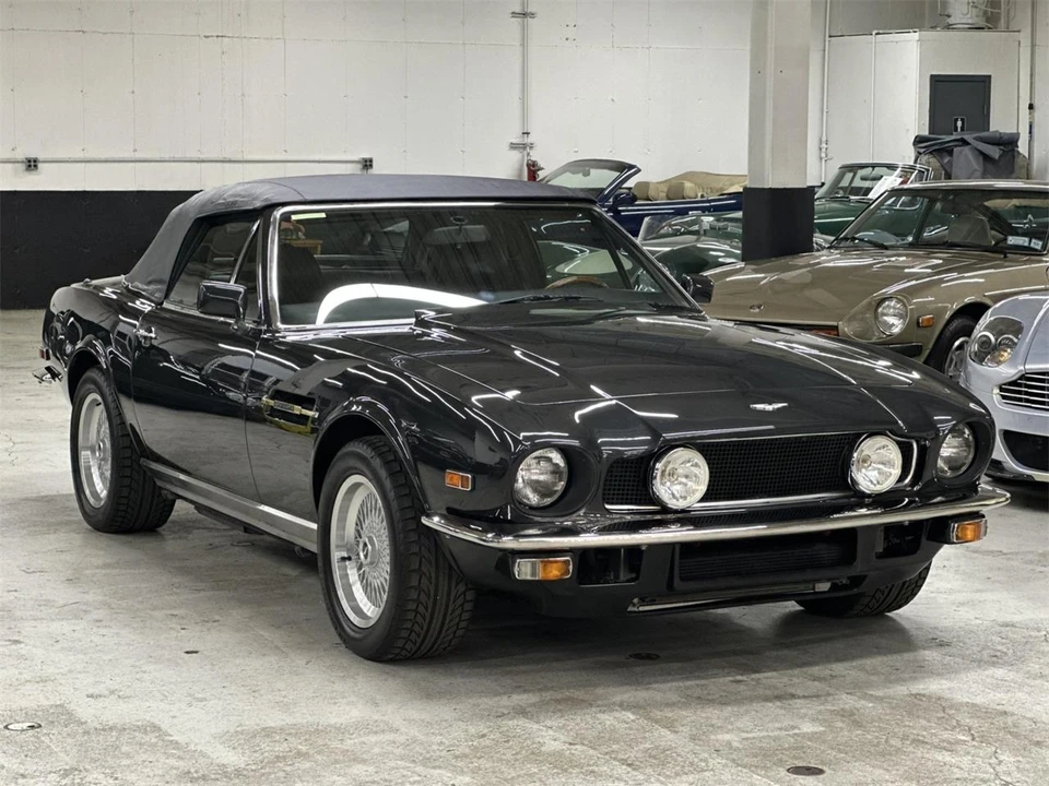 1989 Aston Martin DBS V8 & V8 & V8 Vantage - Image 2 of 31