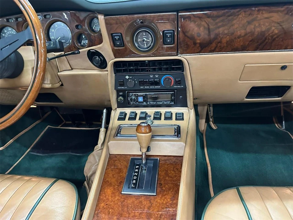1989 Aston Martin DBS V8 & V8 & V8 Vantage - Image 28 of 31