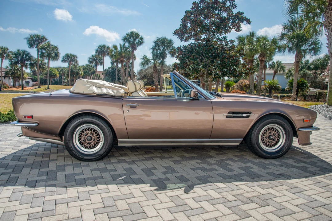 1989 Aston Martin DBS V8 & V8 & V8 Vantage - Image 4 of 31