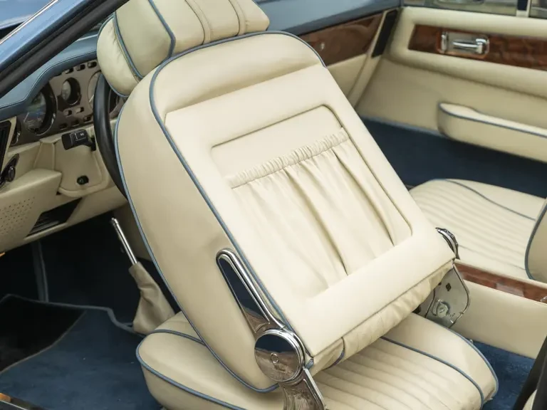 1989 Aston Martin DBS V8 & V8 & V8 Vantage - Image 27 of 31