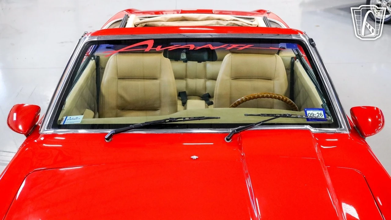 1989 Studebaker Avanti - Image 8 of 21