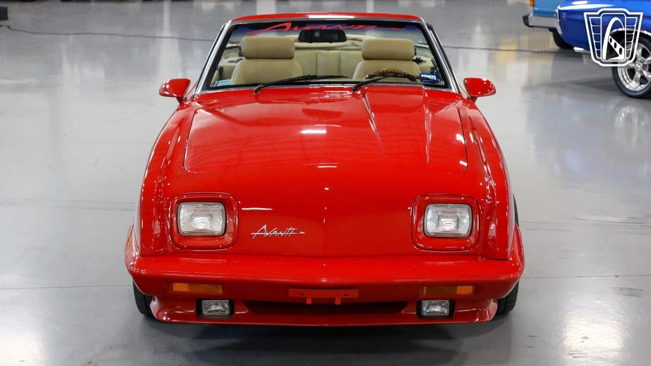 1989 Studebaker Avanti - Image 4 of 12
