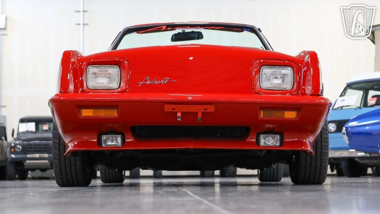 1989 Studebaker Avanti - Image 7 of 12