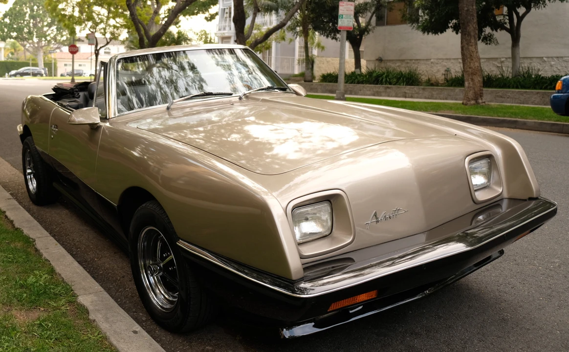 1989 Studebaker Avanti - Image 10 of 31