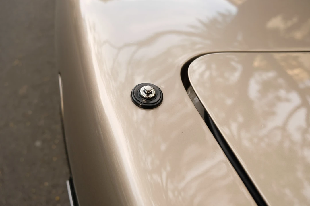 1989 Studebaker Avanti - Image 21 of 31