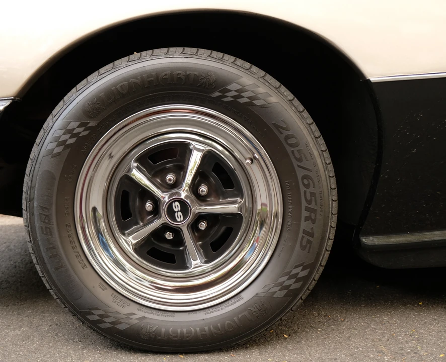 1989 Studebaker Avanti - Image 25 of 31