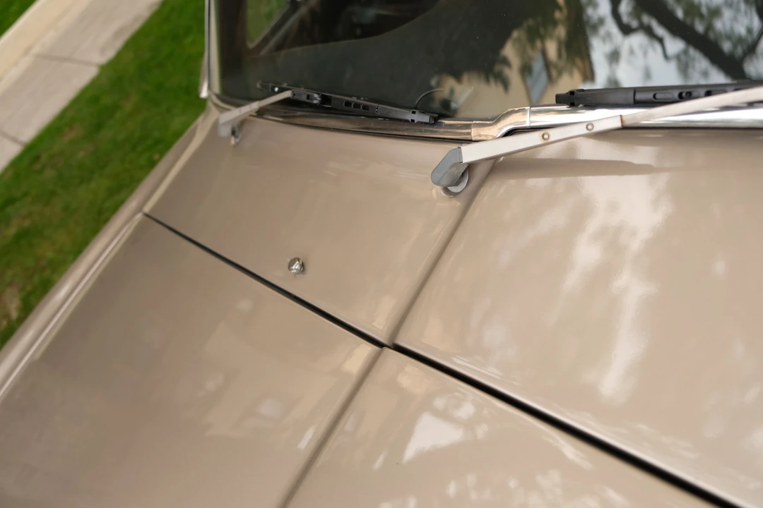 1989 Studebaker Avanti - Image 17 of 31