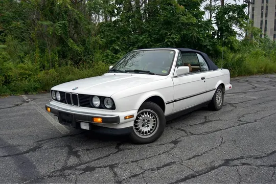 1989 BMW 3 Series 325i Convertible 2D