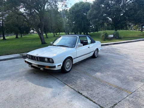1989 BMW 3 Series 325i Convertible 2D