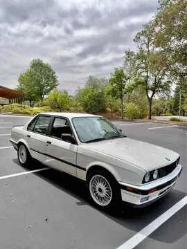 1989 BMW 3 Series 325i Sedan