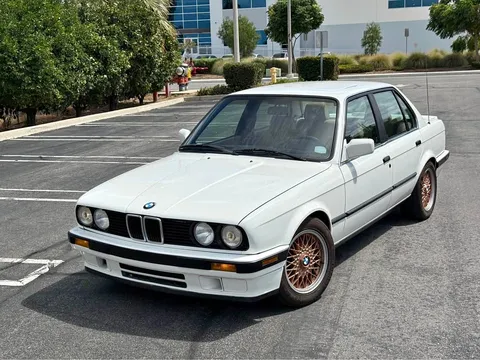 1989 BMW 3 Series 325i Sedan 4D