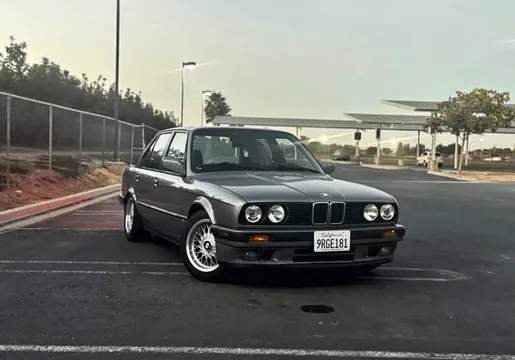 1989 BMW 325i Sedan