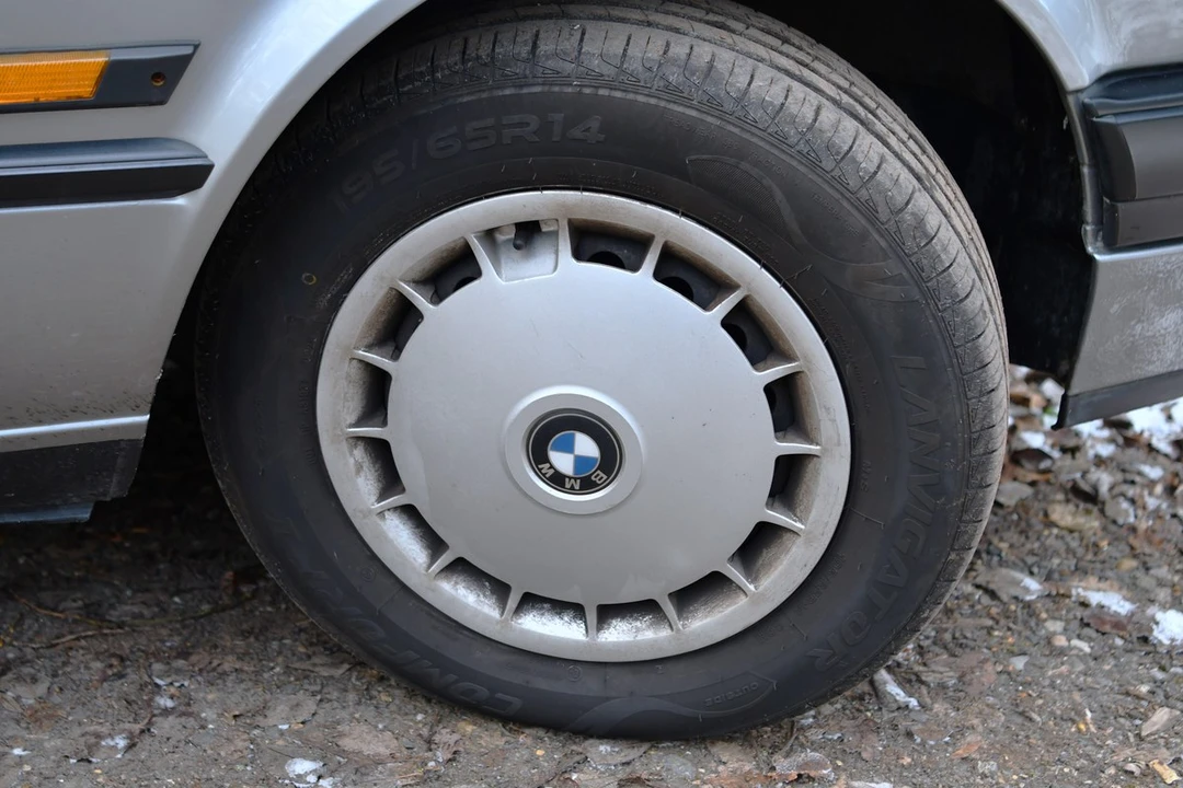 1989 BMW E30 3 Series - Image 25 of 30