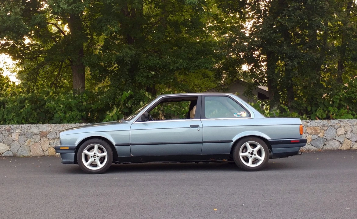 1989 BMW E30 3 Series - Image 2 of 31