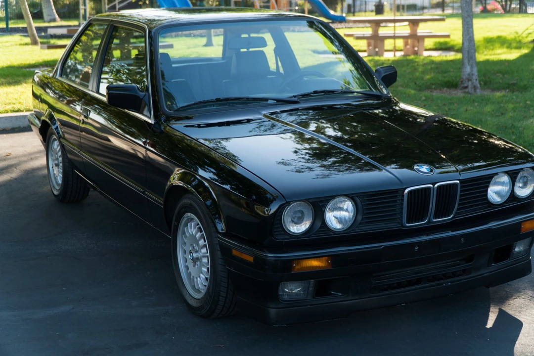 1989 BMW E30 3 Series - Image 2 of 31