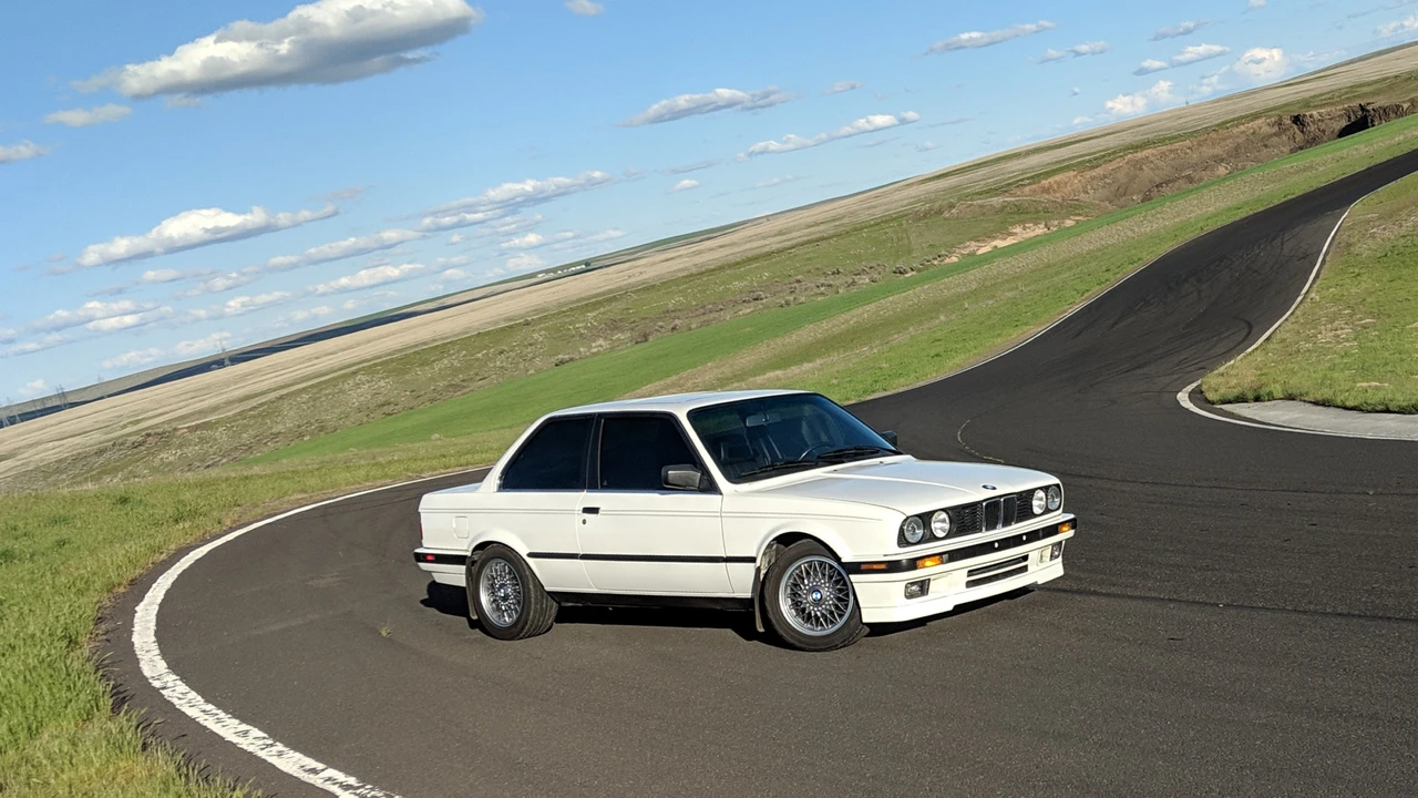 1989 BMW E30 3 Series - Image 2 of 31