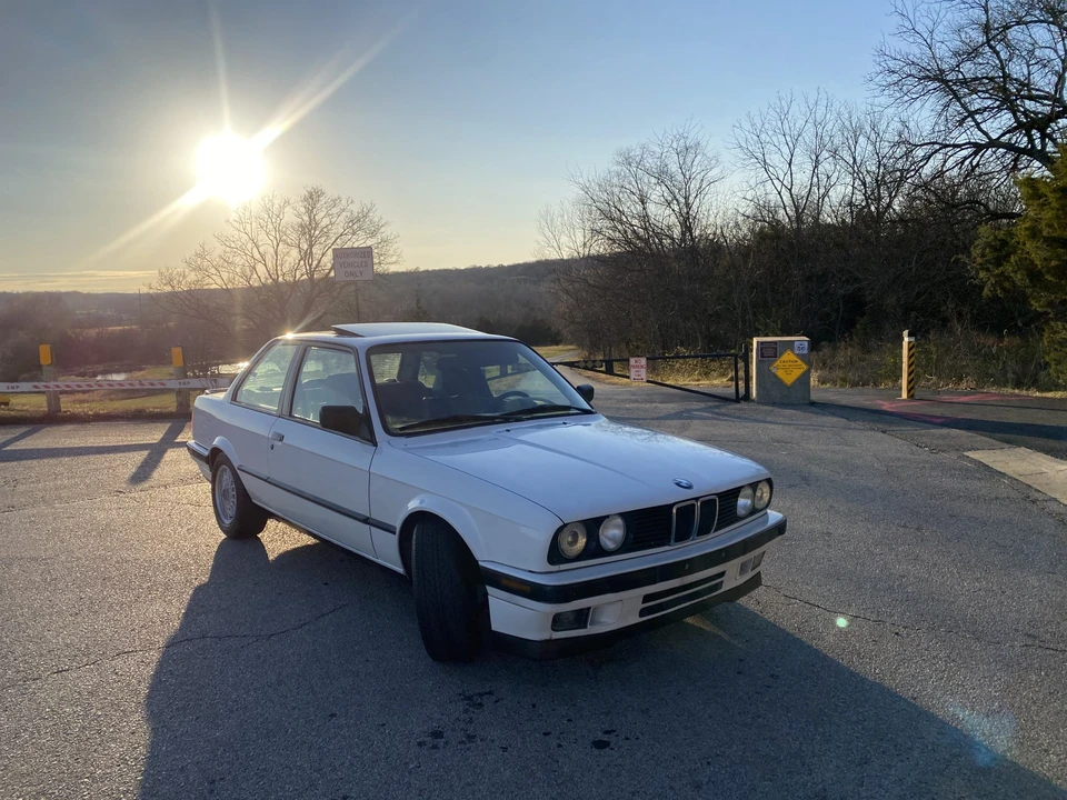 1989 BMW E30 3 Series - Image 16 of 31