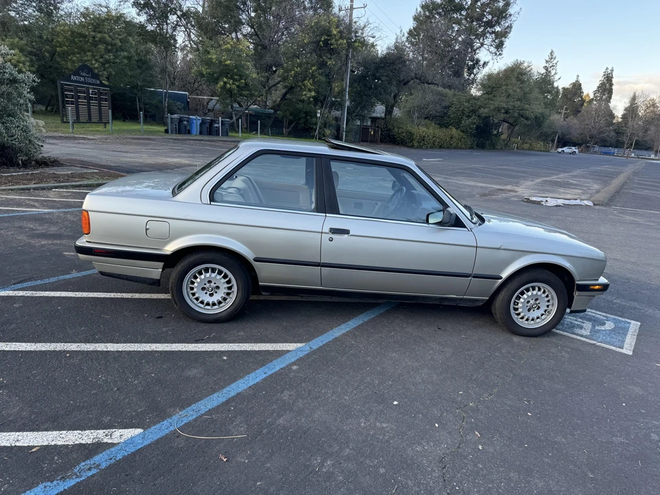 1989 BMW E30 3 Series - Image 18 of 31