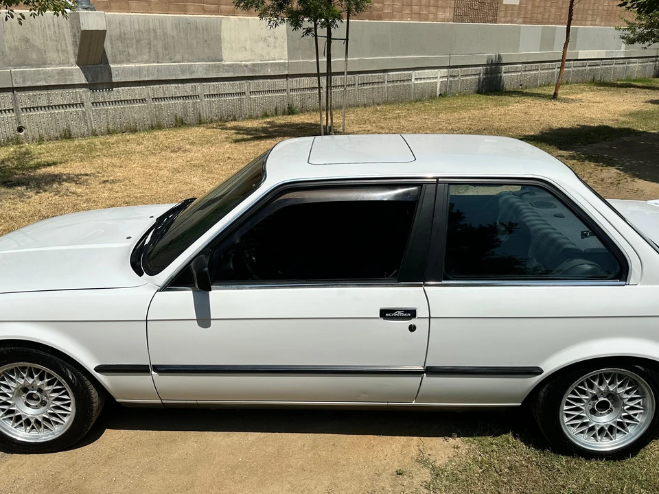 1989 BMW E30 3 Series - Image 29 of 31