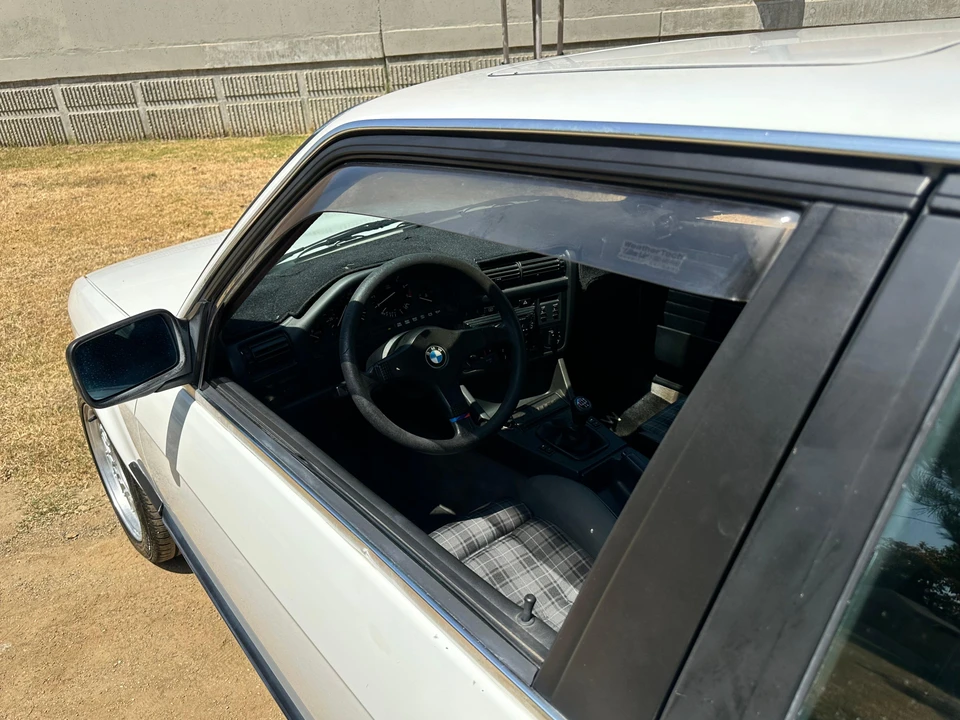 1989 BMW E30 3 Series - Image 25 of 31