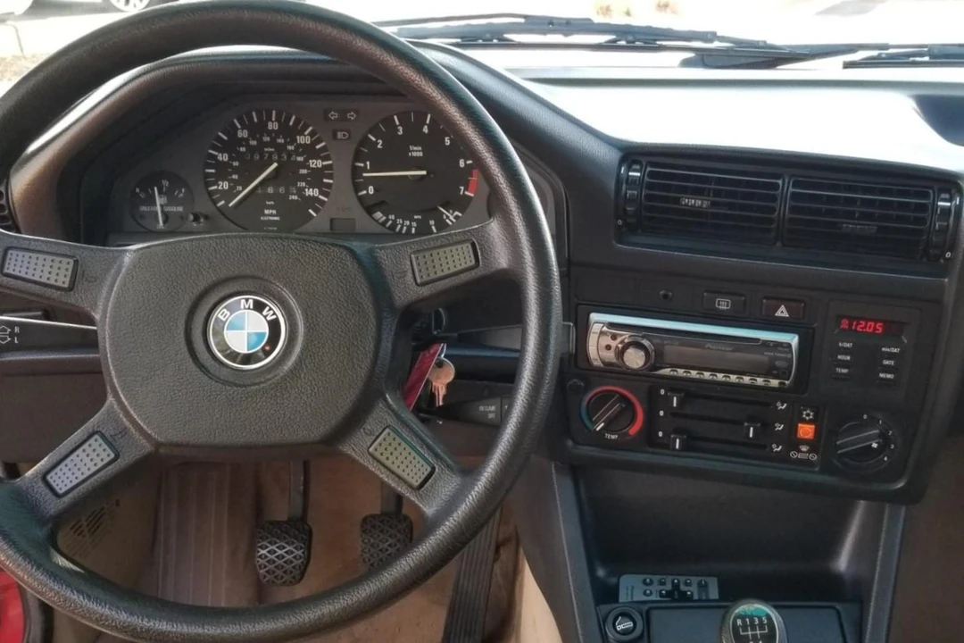 1989 BMW E30 3 Series - Image 25 of 31