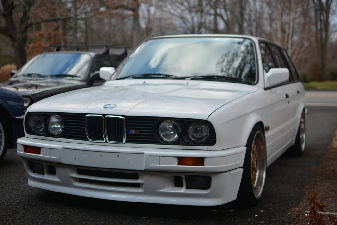 1989 BMW E30 3 Series - Image 2 of 31