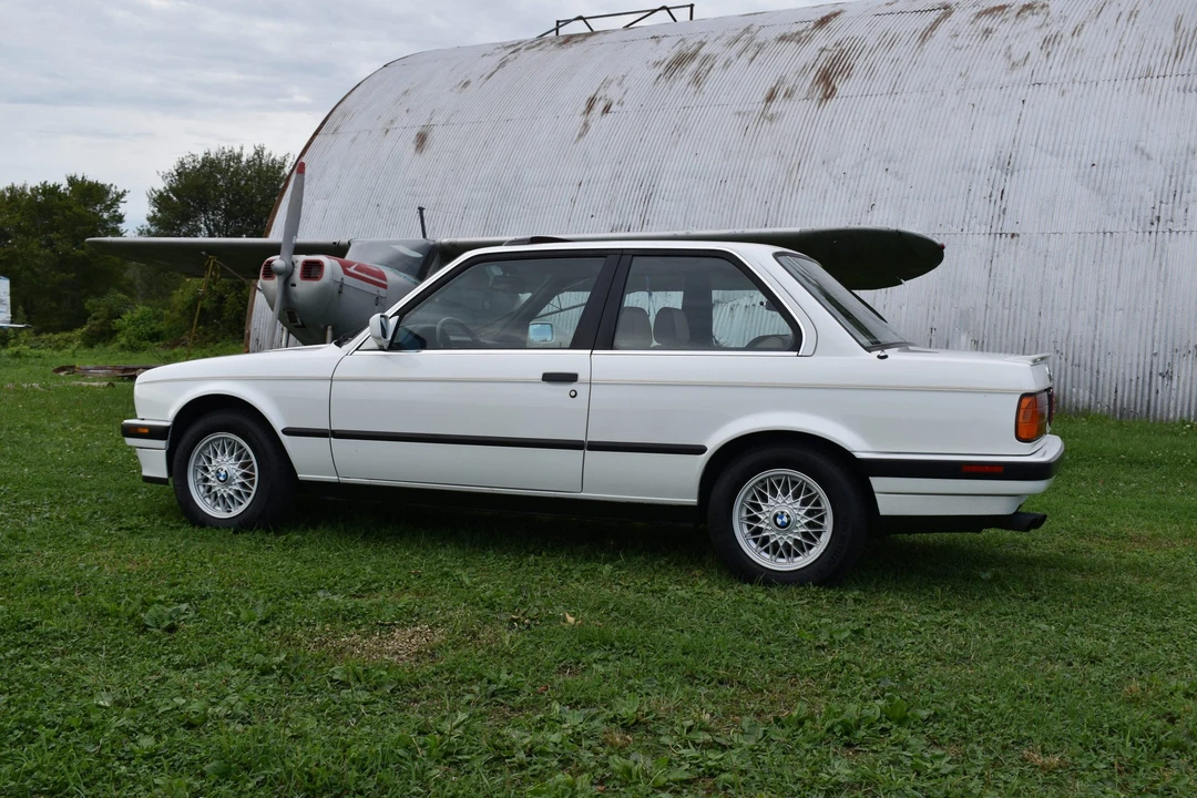 1989 BMW E30 3 Series - Image 16 of 31