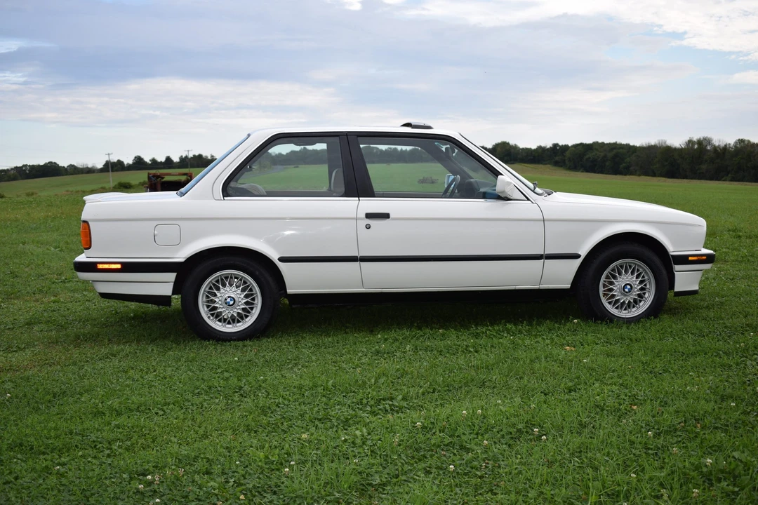 1989 BMW E30 3 Series - Image 2 of 31
