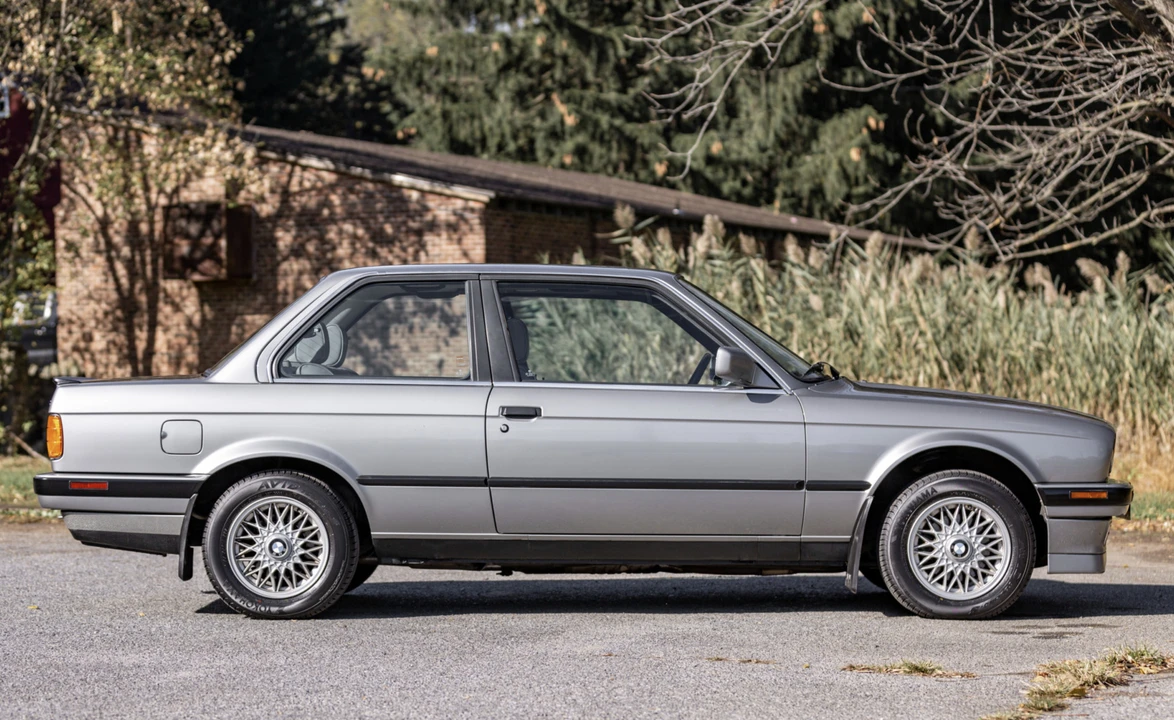 1989 BMW E30 3 Series - Image 2 of 31