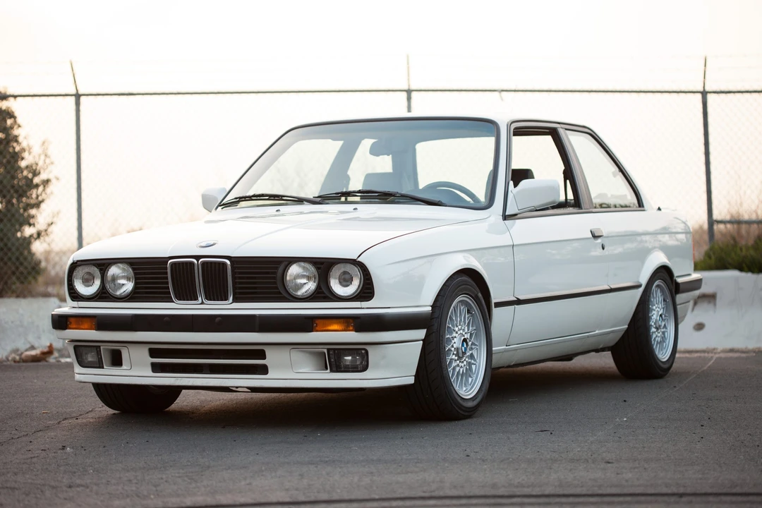1989 BMW E30 3 Series - Image 2 of 31