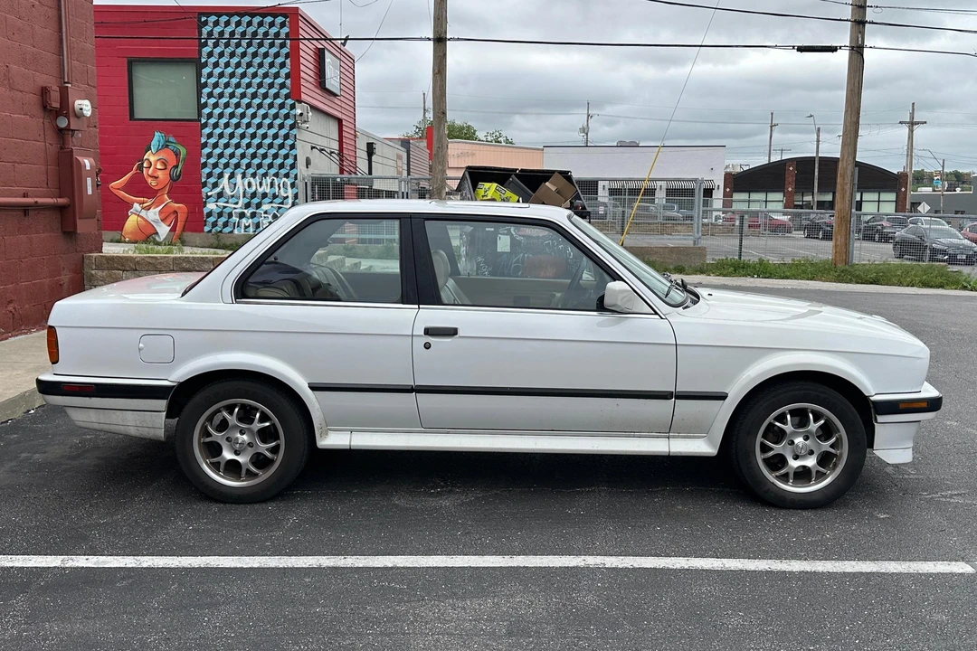 1989 BMW E30 3 Series - Image 3 of 31