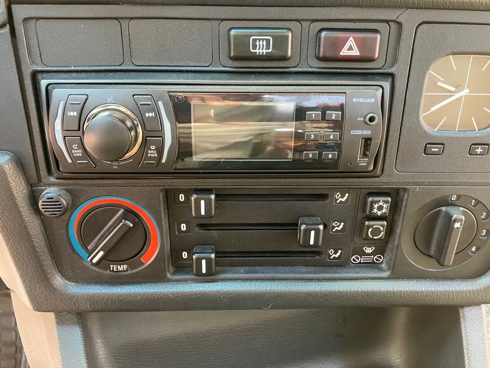 1989 BMW E30 3 Series - Image 12 of 18