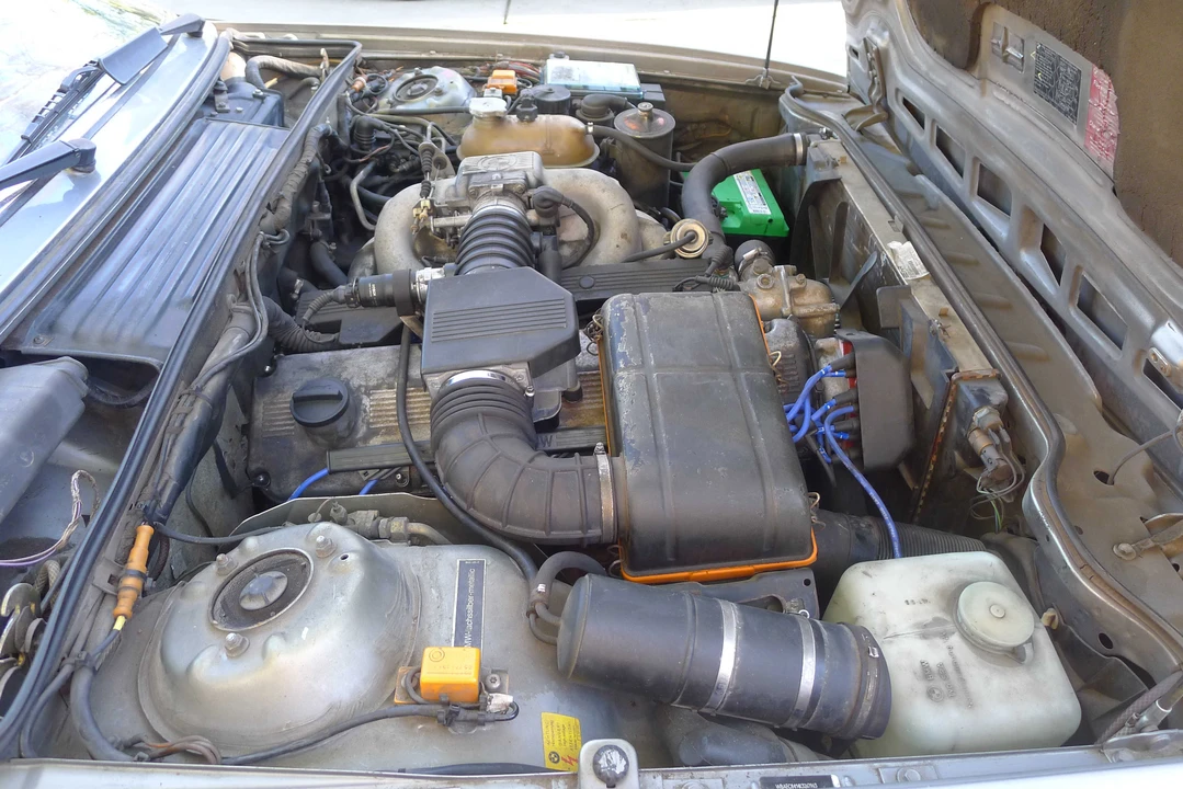 1989 BMW E24 6 Series - Image 9 of 14