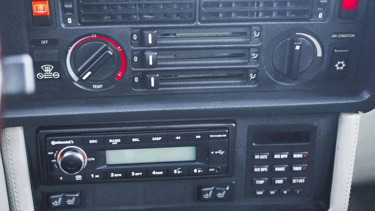 1989 BMW E24 6 Series - Image 10 of 24
