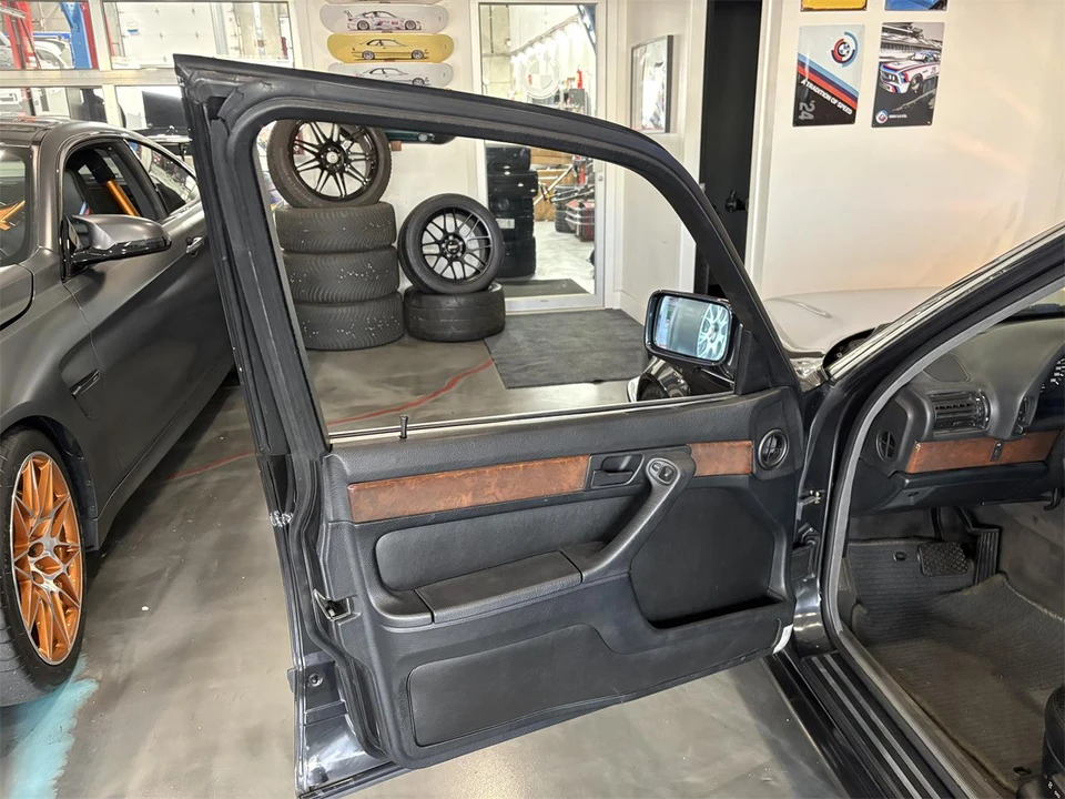 1989 BMW E32 7 Series - Image 7 of 14