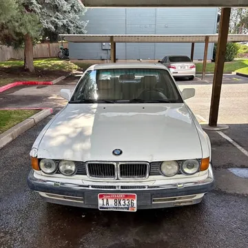 1989 BMW 7 Series 750Li Sedan 4D