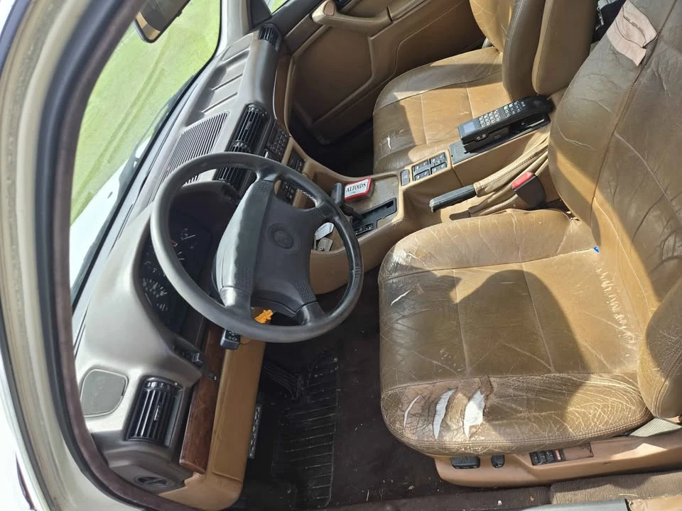 1989 BMW E32 7 Series - Image 9 of 12